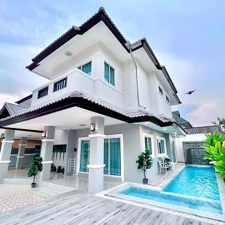 April Pool Villa Airport